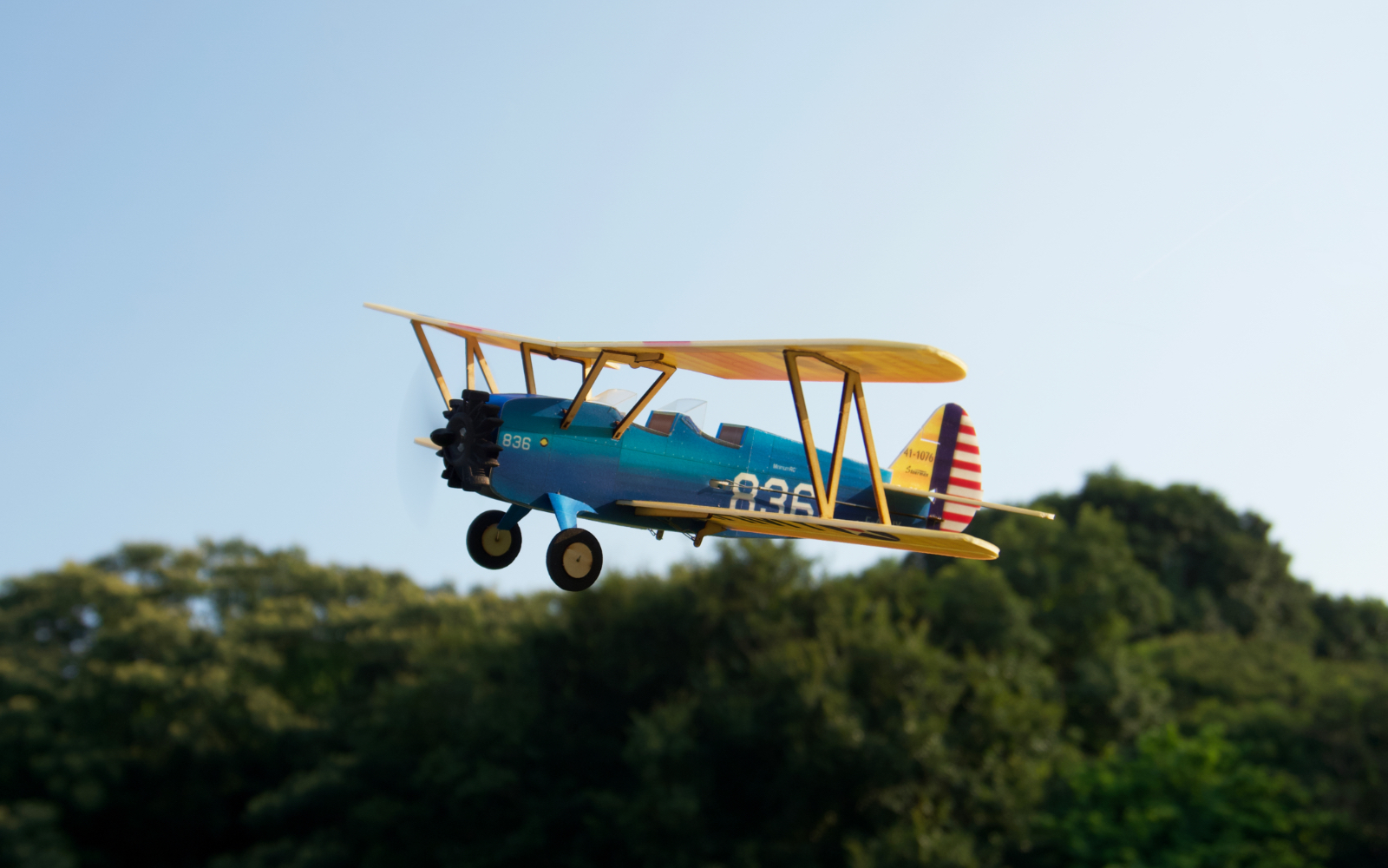 KT-Foam-RC-Flugzeug-Biplane-KITMotor-mit-einer-Spannweite-von-360-mm-im-Maszligstab-PT-17-Stearman-1986693-2